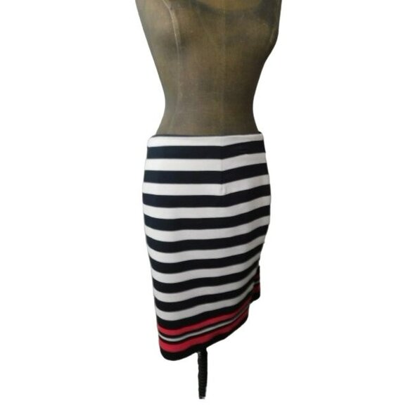 Elle Size 10 Striped STRETCH Knit Skirt NWT $40 - Picture 2 of 2